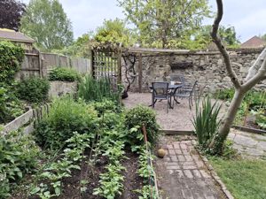 Photo 19- click for photo gallery